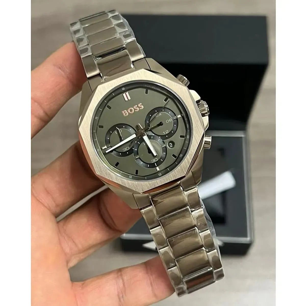 Hugo Boss Cloud Chronograph Olive Green Dial Rose Gold Stainless Steel Metal Bracelet Men’s Watch – 1514019